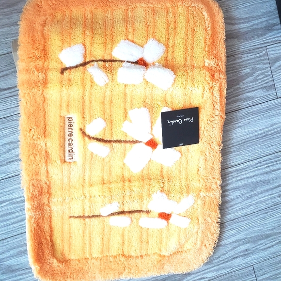 Bath Mat and towel Bundle - Picture 4 of 11